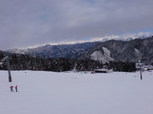 ゲレンデと山並