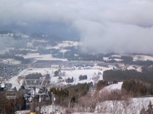 センターハウスを見下ろす