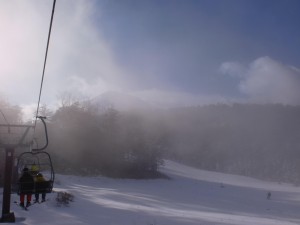 イーストコース下部