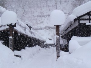 鶴の湯玄関