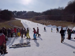 リフト待ちとコース下部
