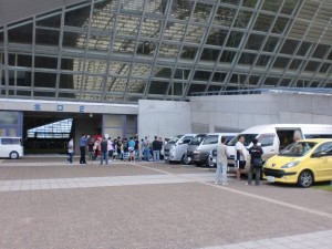 場外ミーティング? 場外ミーティング?