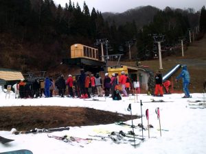 平日だというのに・・