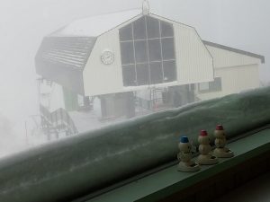 まだ降っています まだ降っています